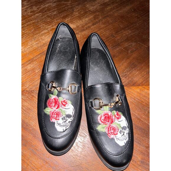 Hot Topic CottageCore Goth Rose & Skull Horse Bit Black Heeled Wednesday Loafers - Picture 2 of 10